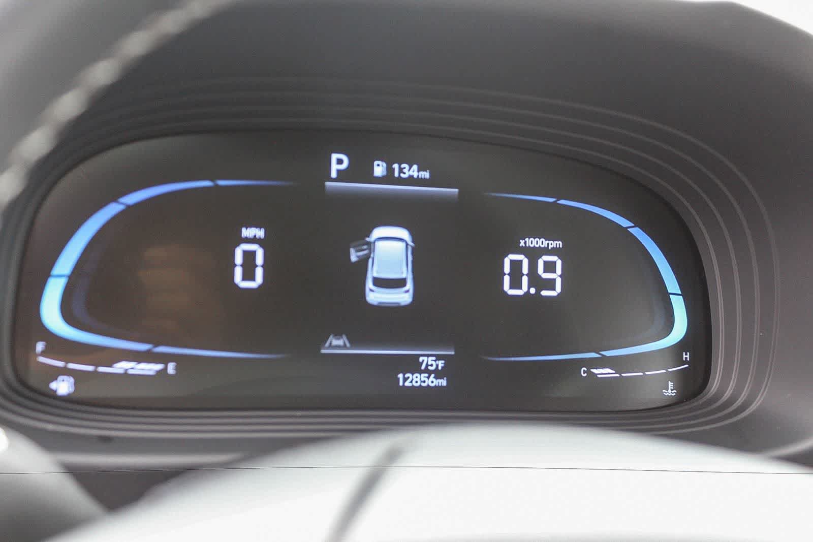 Certified 2024 Hyundai Venue SEL FWD image 28