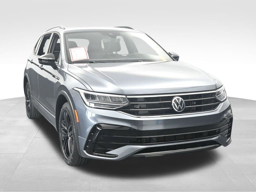 Used 2022 Volkswagen Tiguan SE R-Line AWD/4WD image 9