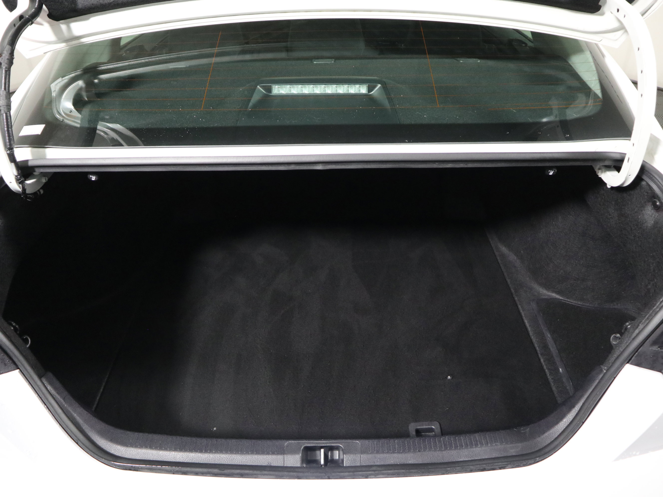 Used 2025 Toyota Camry LE FWD image 8