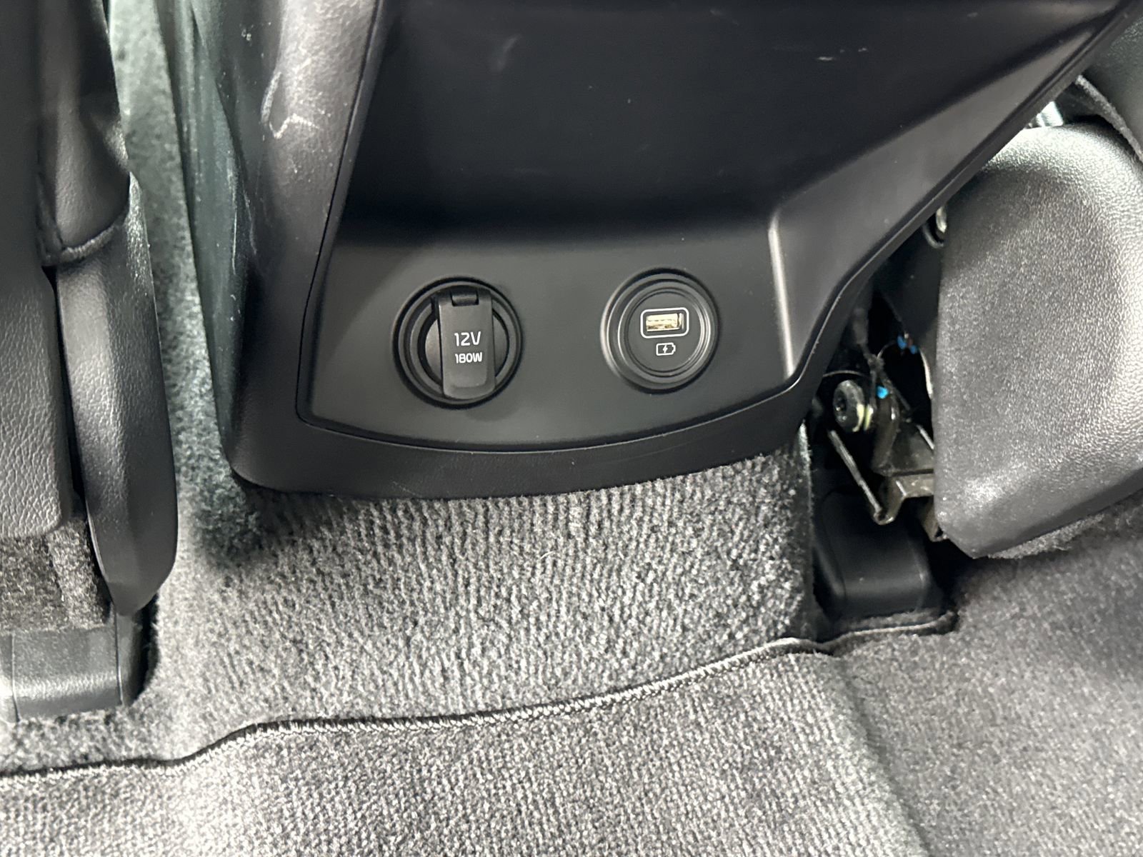 Used 2022 Kia Sorento EX w/ Panoramic Sunroof Package image 15
