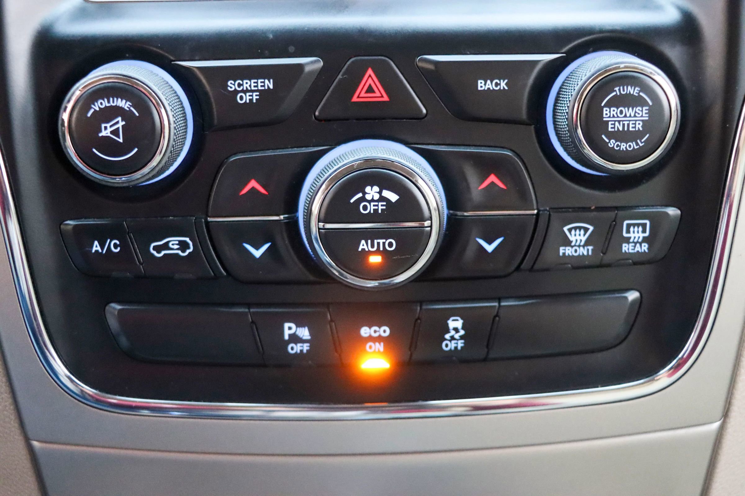 Used 2014 Jeep Grand Cherokee Limited image 39