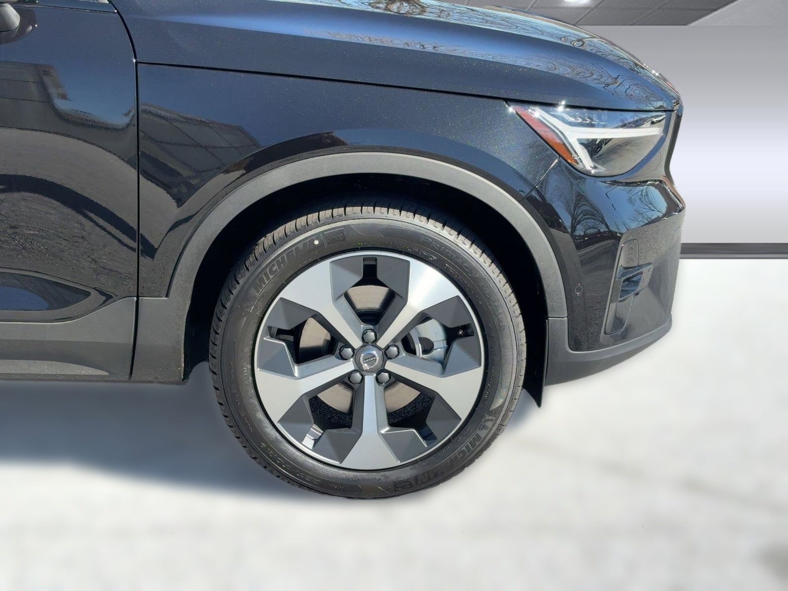 New 2026 Volvo XC40 B5 Plus w/ Climate Package AWD/4WD image 12