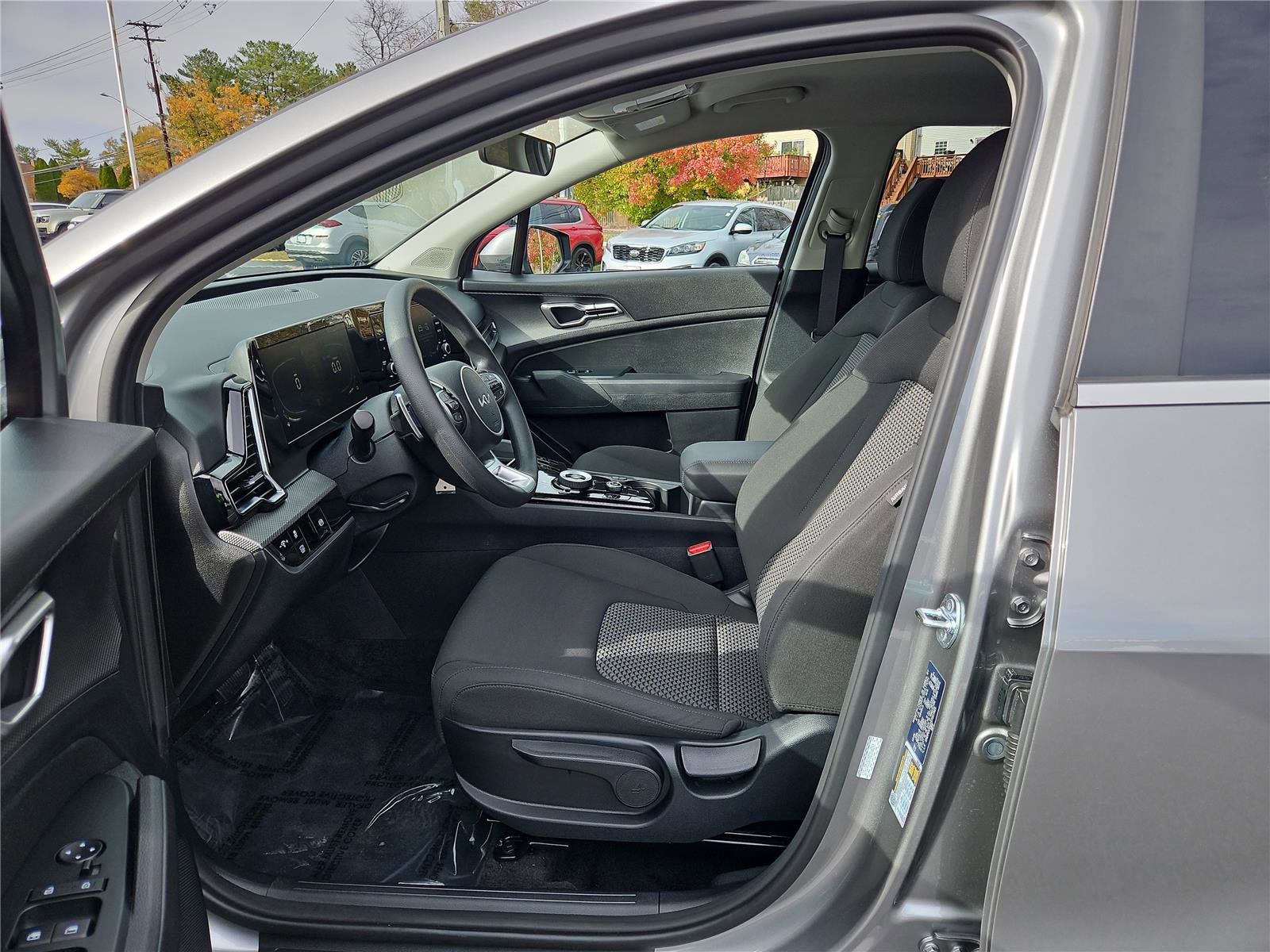 Certified 2025 Kia Sportage LX image 15