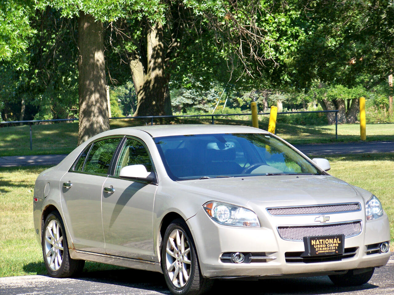 Used 2009 Chevrolet Malibu LTZ image 3