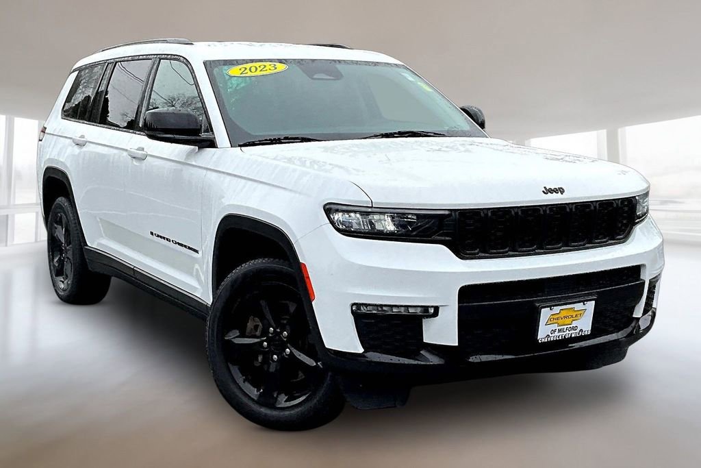 Used 2023 Jeep Grand Cherokee L Limited w/ Black Appearance Package AWD/4WD image 1
