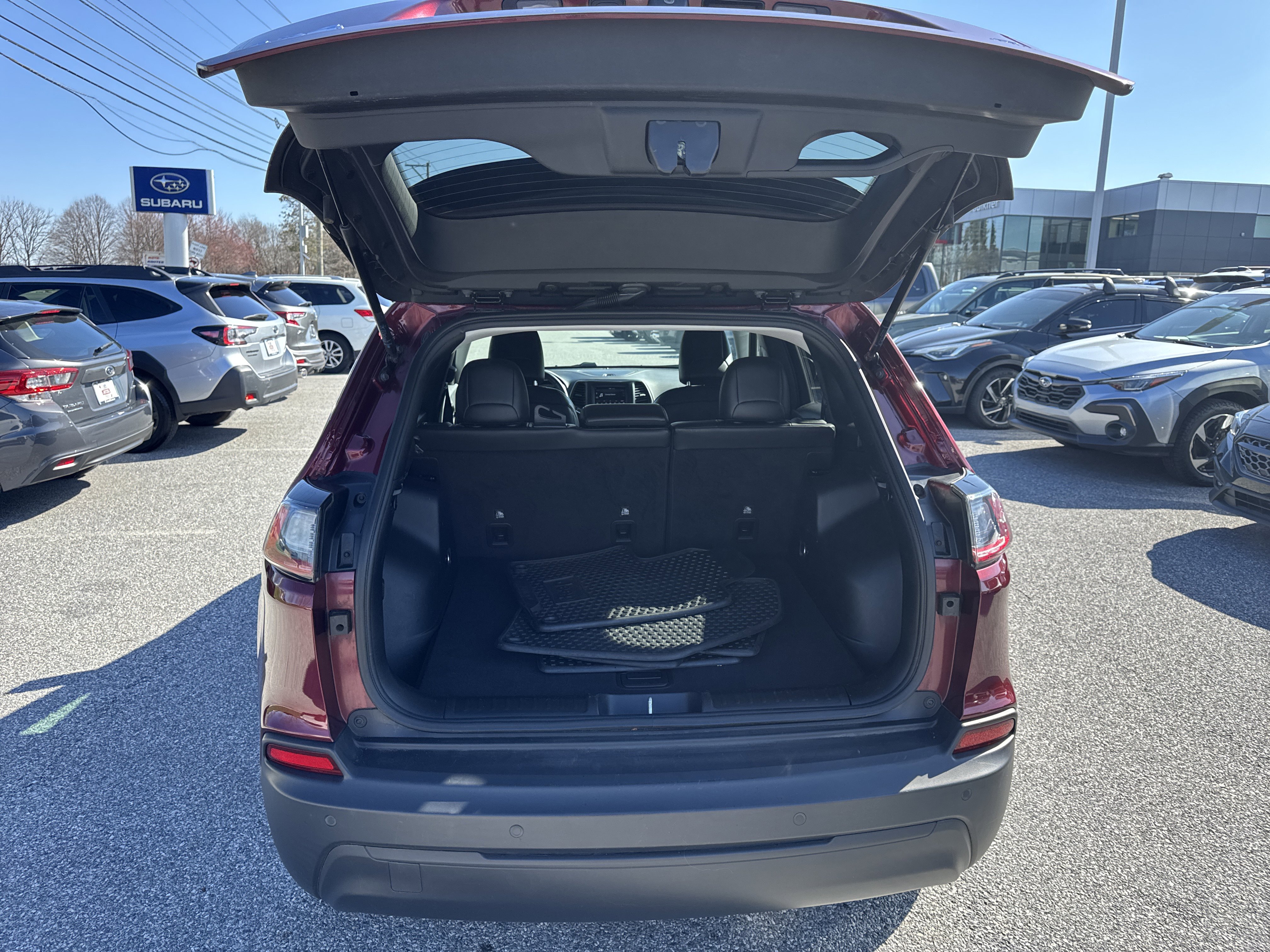 Used 2020 Jeep Cherokee Latitude Plus w/ Cold Weather Group image 10