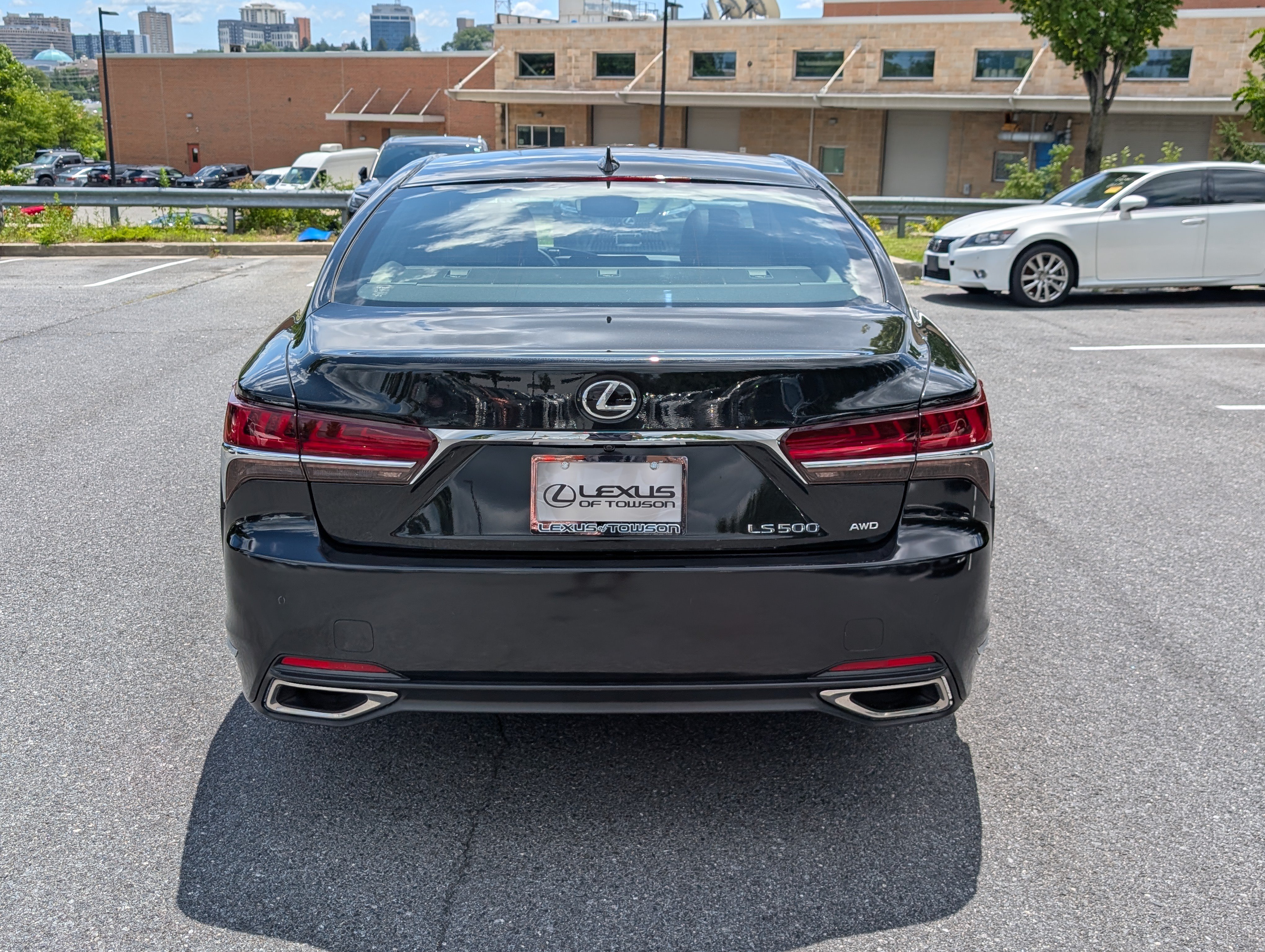 Used 2018 Lexus LS 500 AWD w/ Accessory Package (Z2) image 4