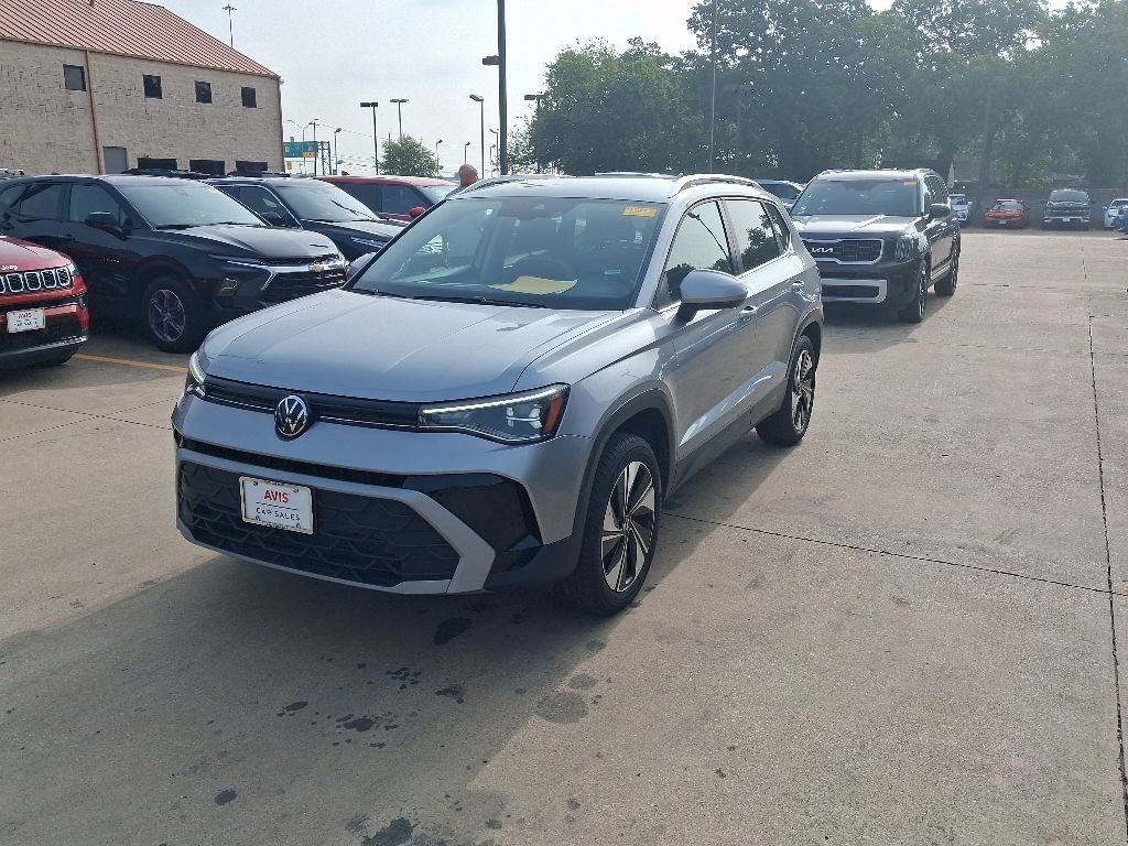 Used 2025 Volkswagen Taos SE