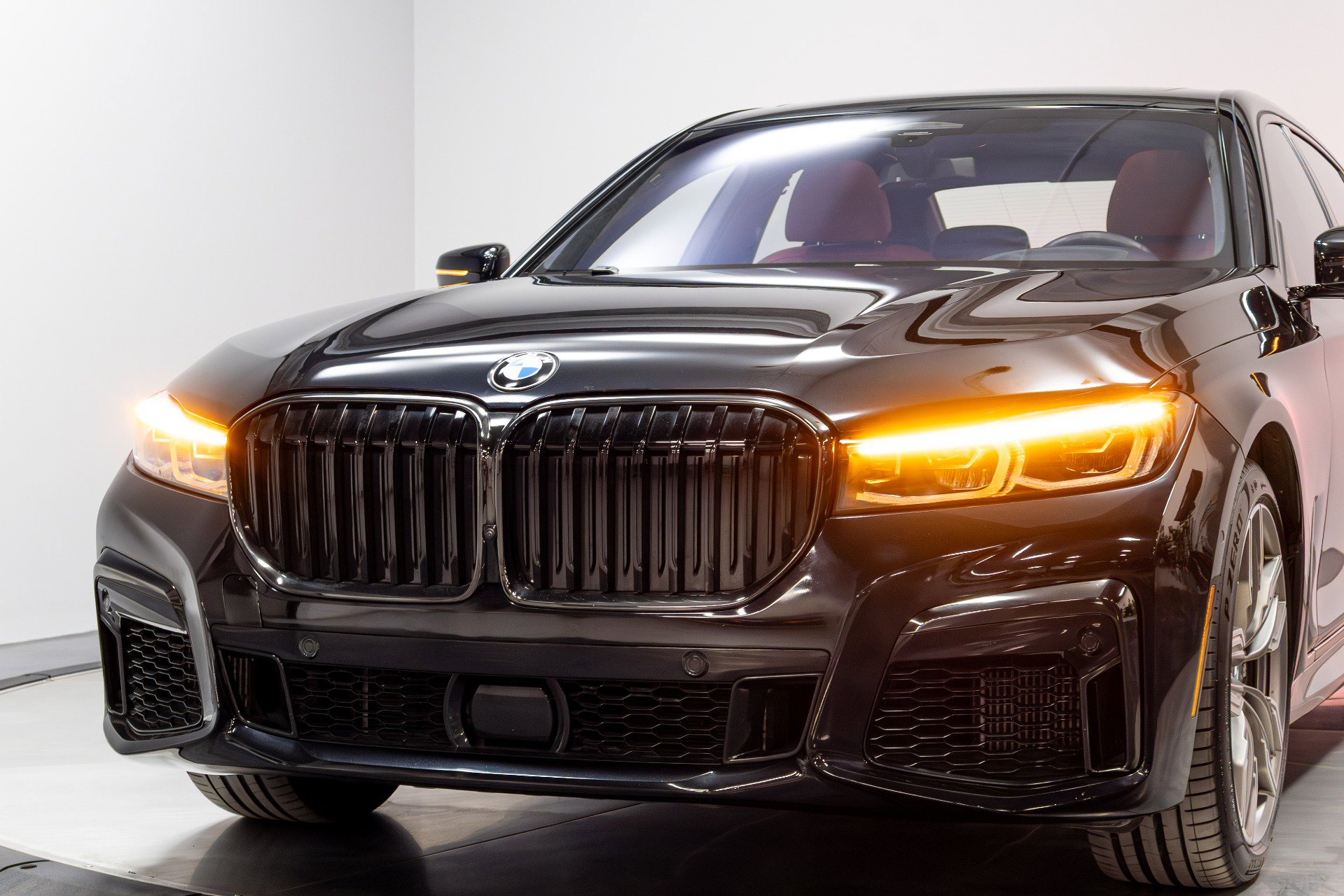 Used 2022 BMW M760i xDrive image 85