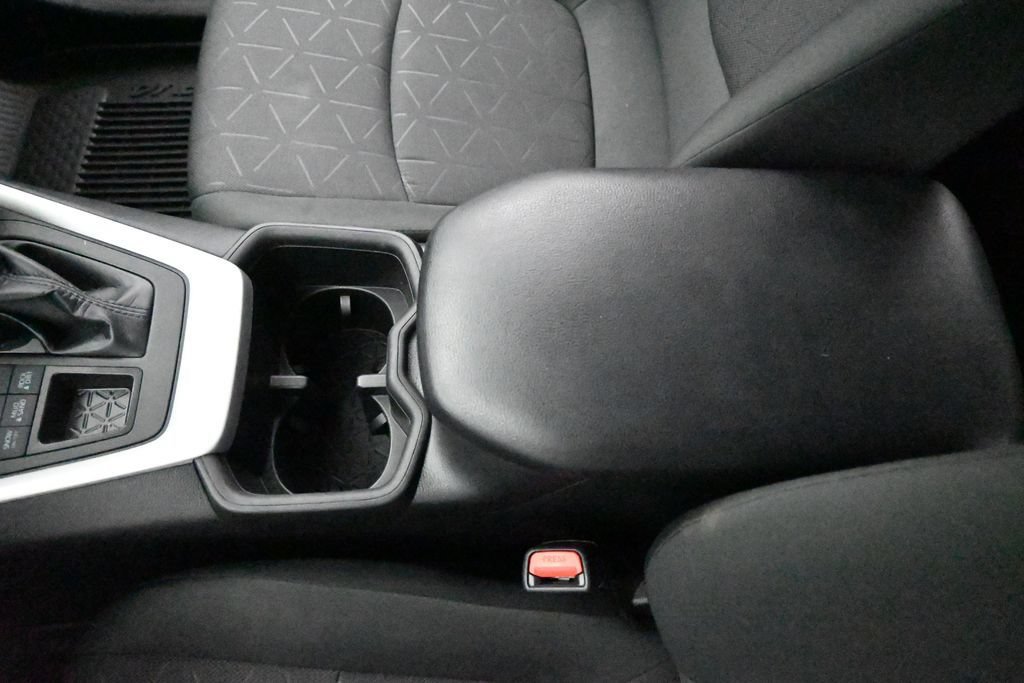 Used 2023 Toyota RAV4 XLE AWD/4WD image 17