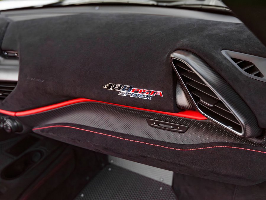 Used 2020 Ferrari 488 Pista Spider image 19