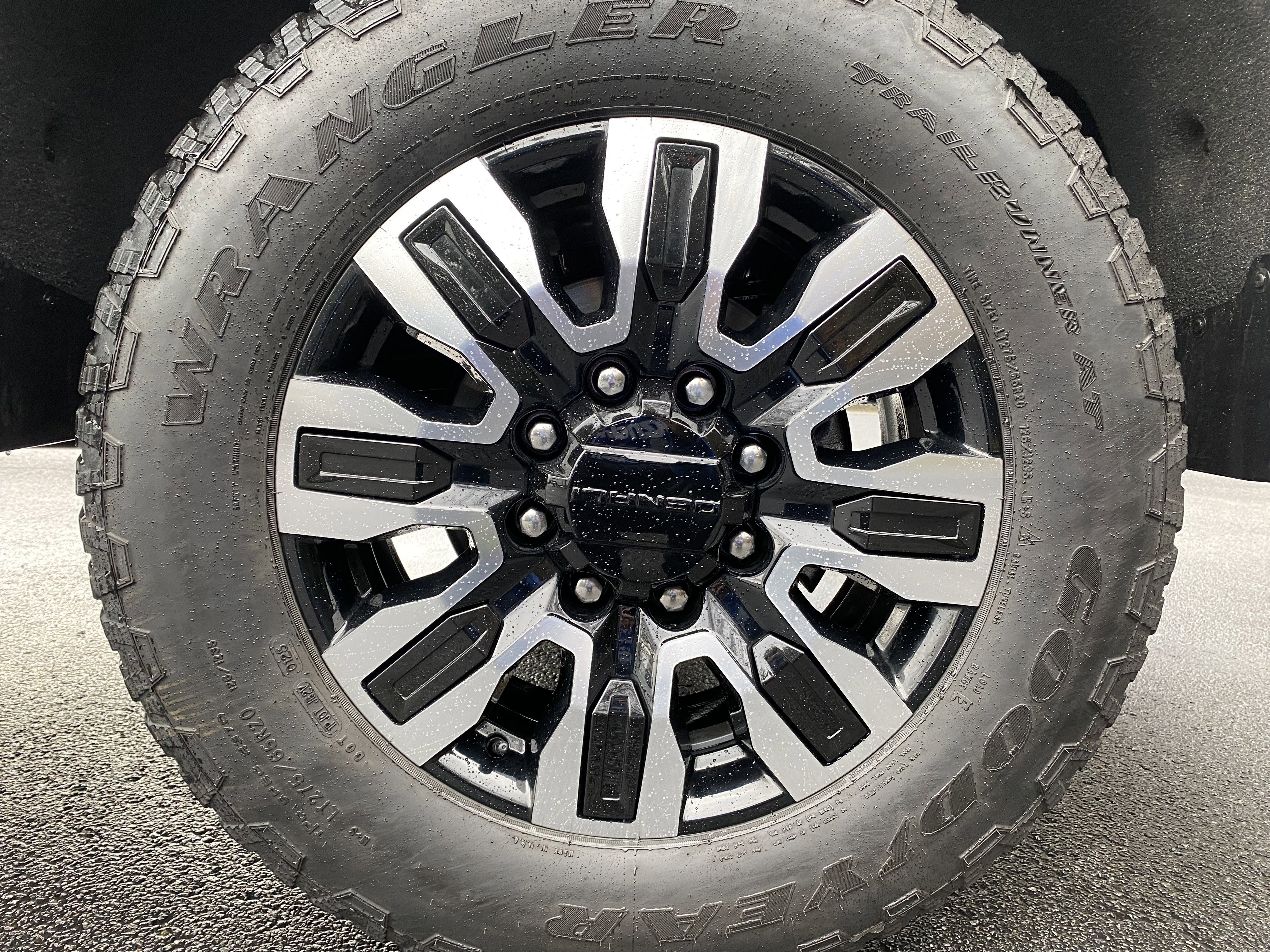 Used 2025 GMC Sierra 2500 Denali Ultimate w/ Snow Plow Prep/Camper Package image 48