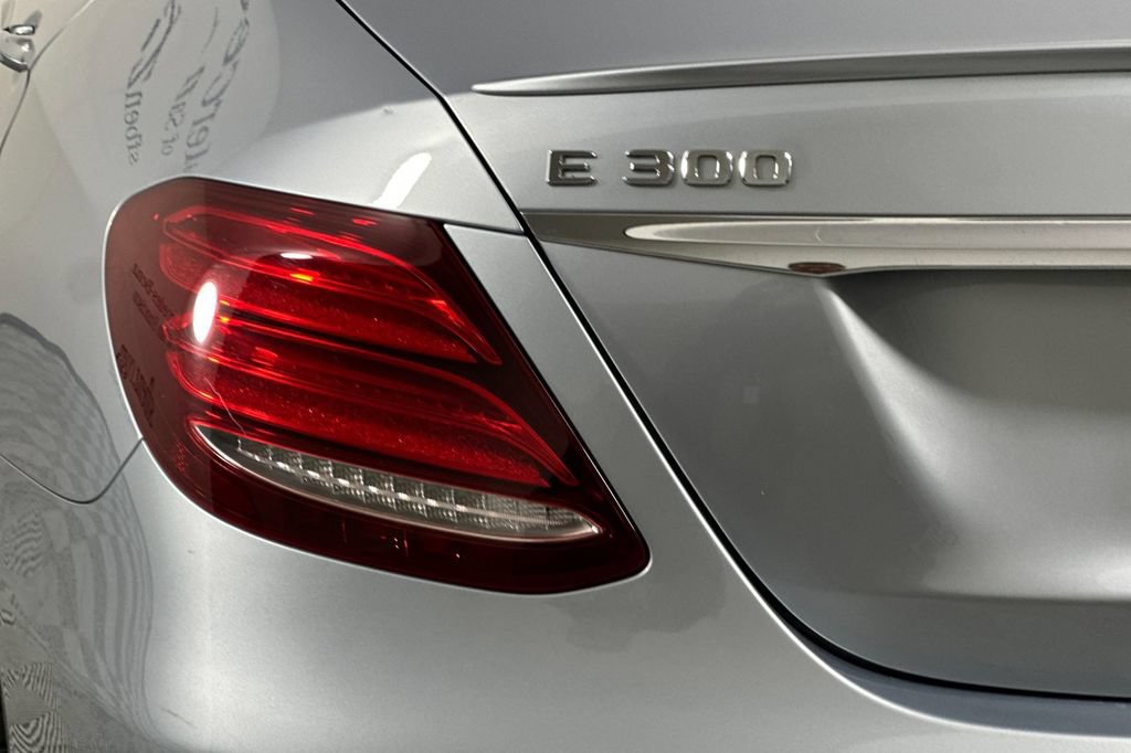 Used 2017 Mercedes-Benz E 300 image 36