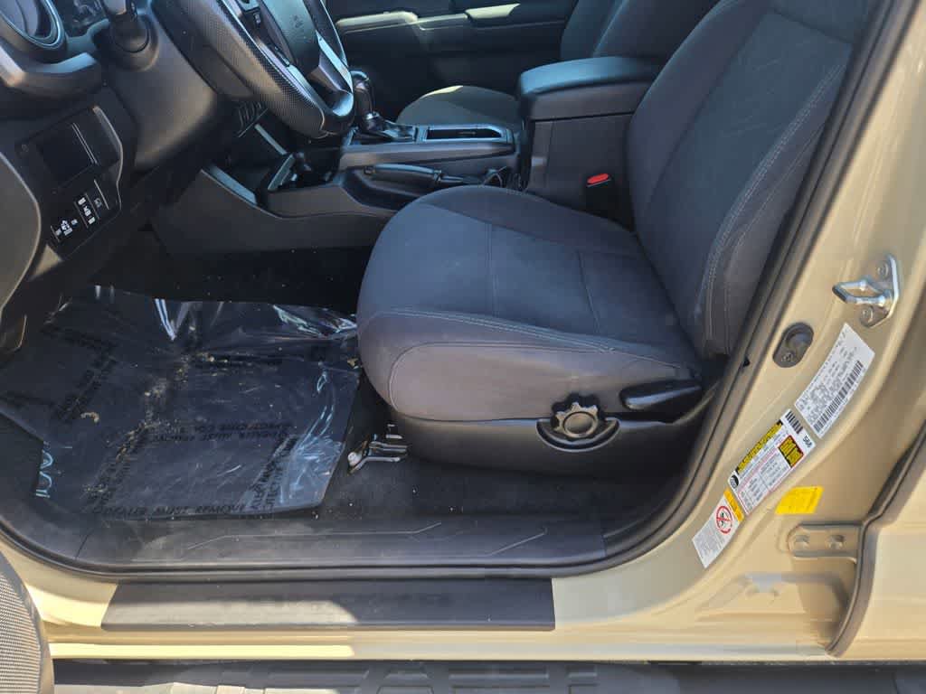 Used 2019 Toyota Tacoma TRD Off-Road AWD/4WD image 18