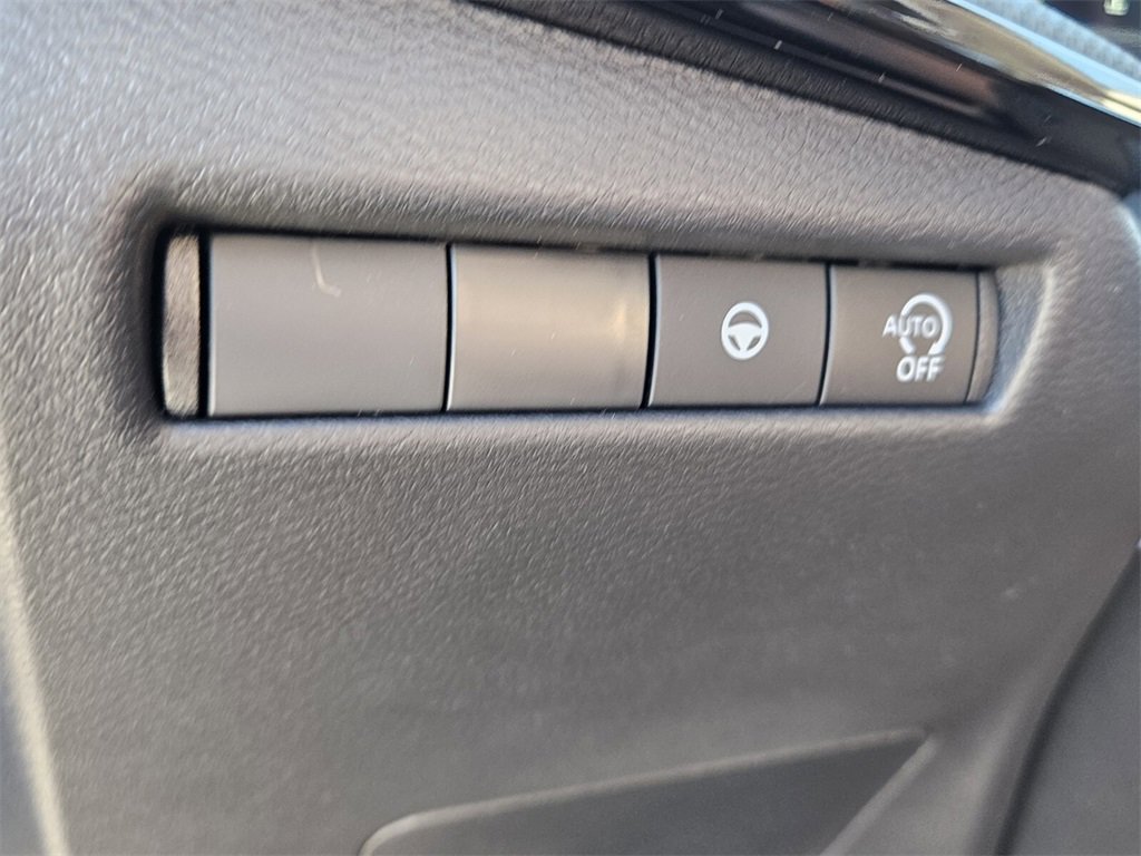 New 2026 Nissan Kicks SR w/ Cold Weather Package image 29