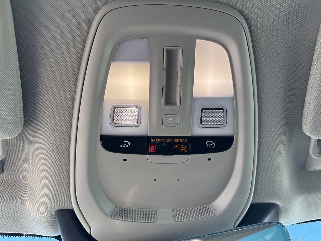 Certified 2023 Volvo XC90 B6 Plus image 26