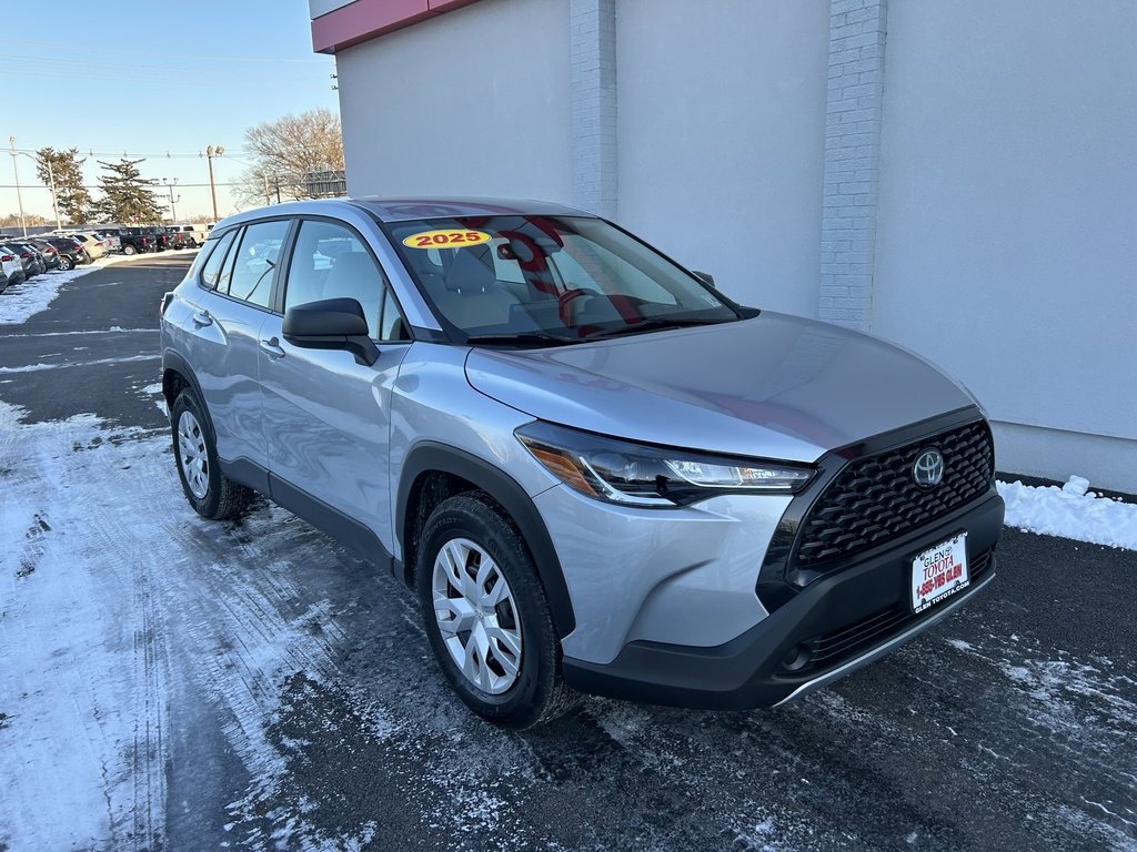 Used 2025 Toyota Corolla Cross L image 4