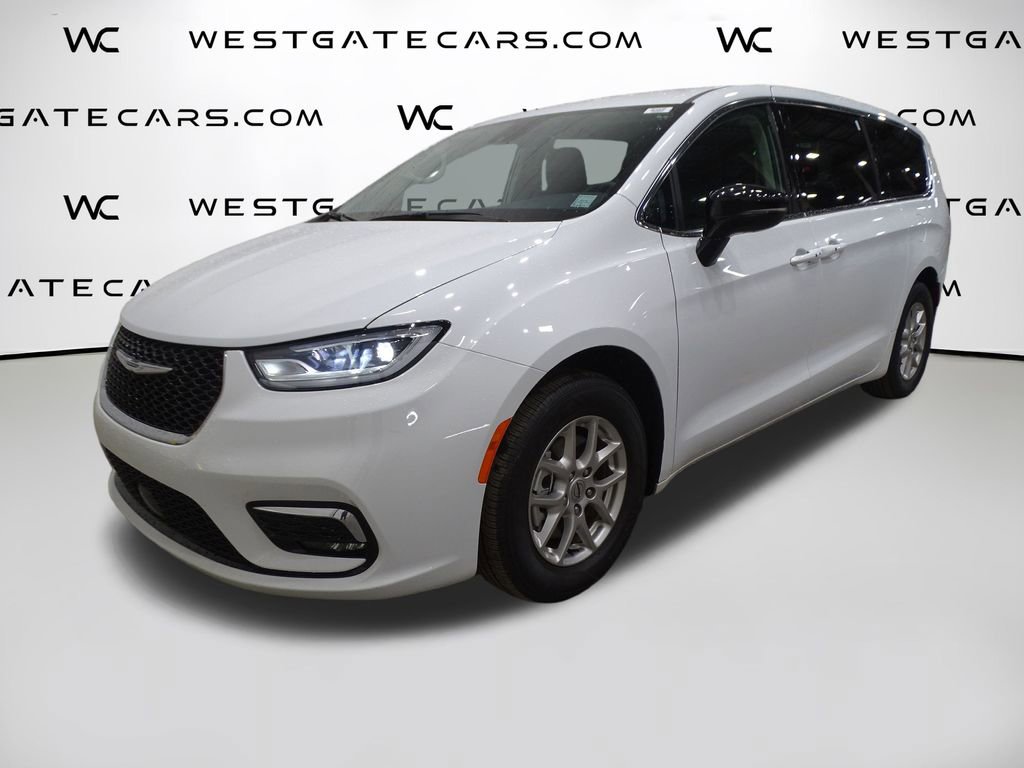 Used 2024 Chrysler Pacifica Touring-L