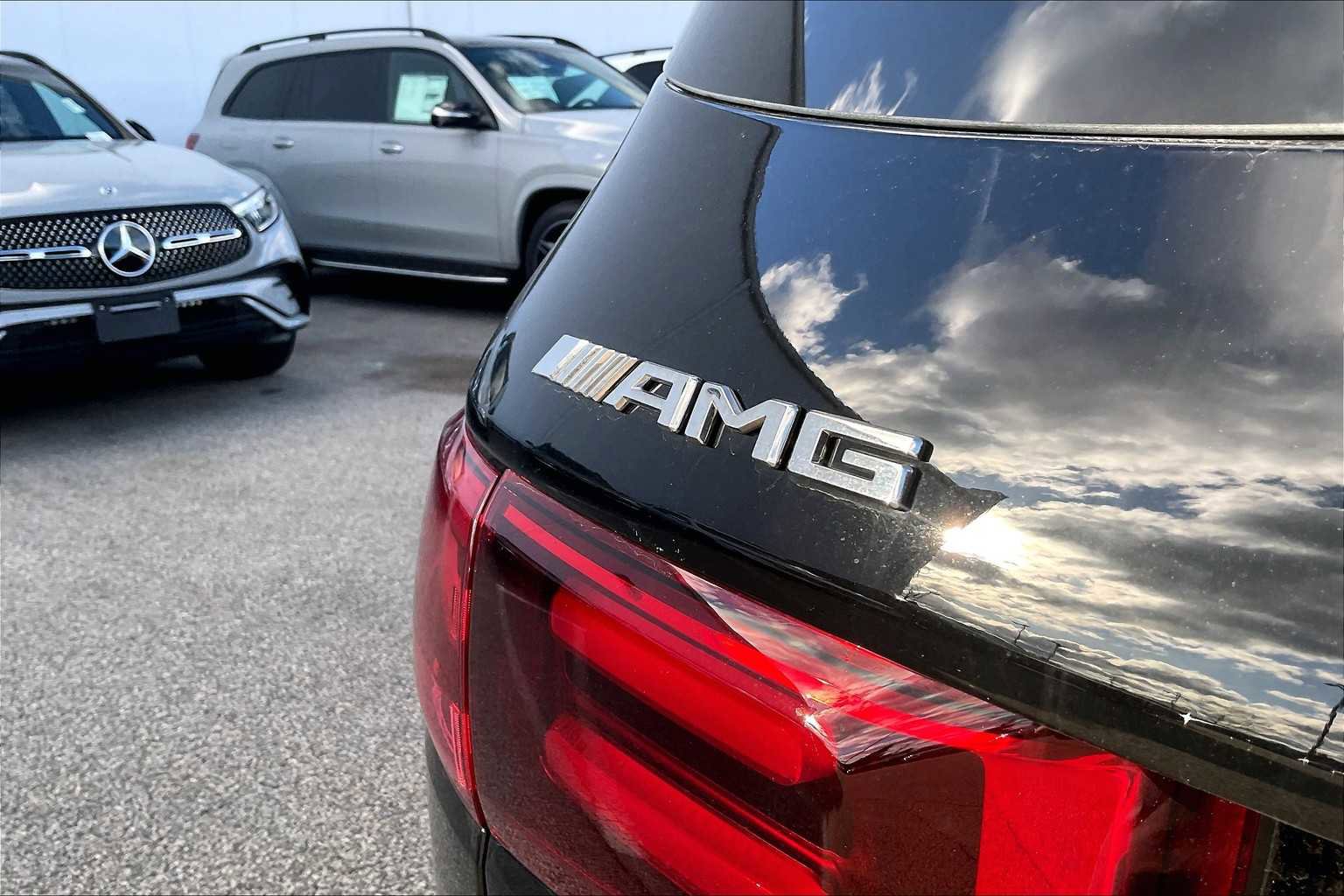 New 2025 Mercedes-Benz GLB 35 AMG 4MATIC image 7