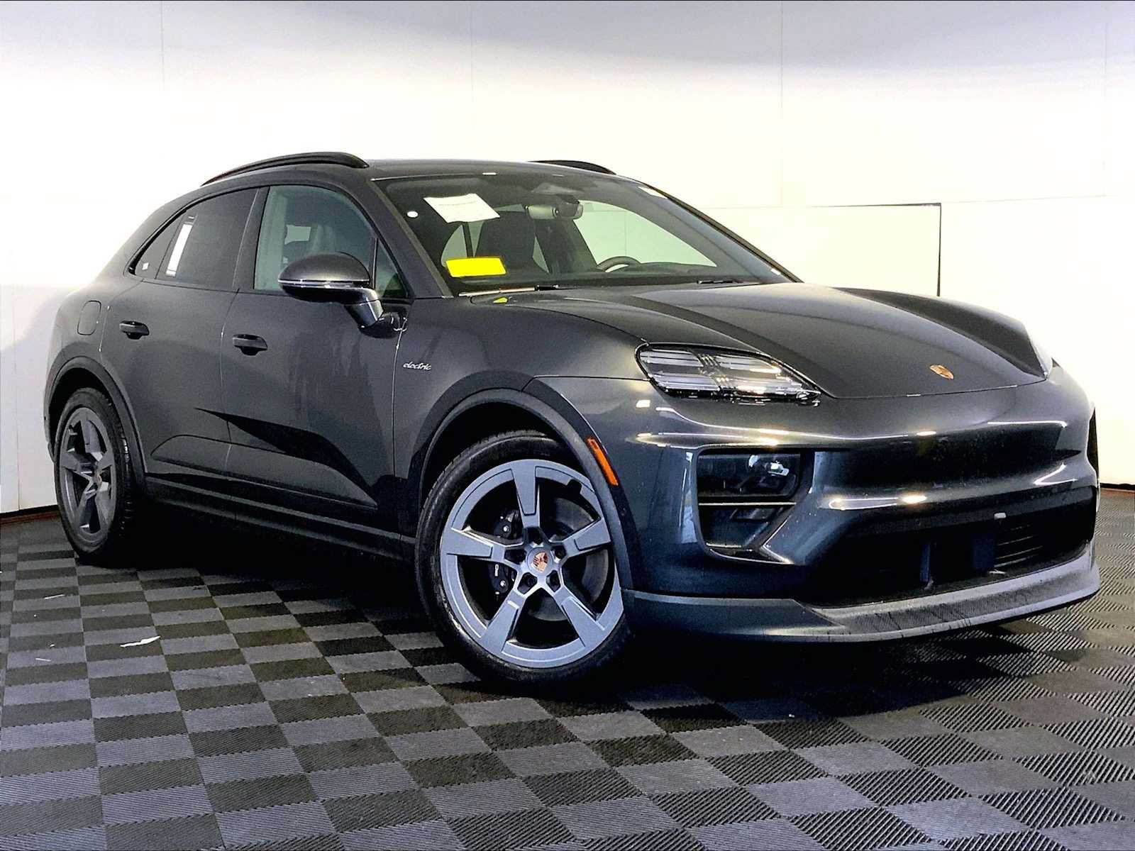New 2026 Porsche Macan 4 Electric AWD/4WD image 9