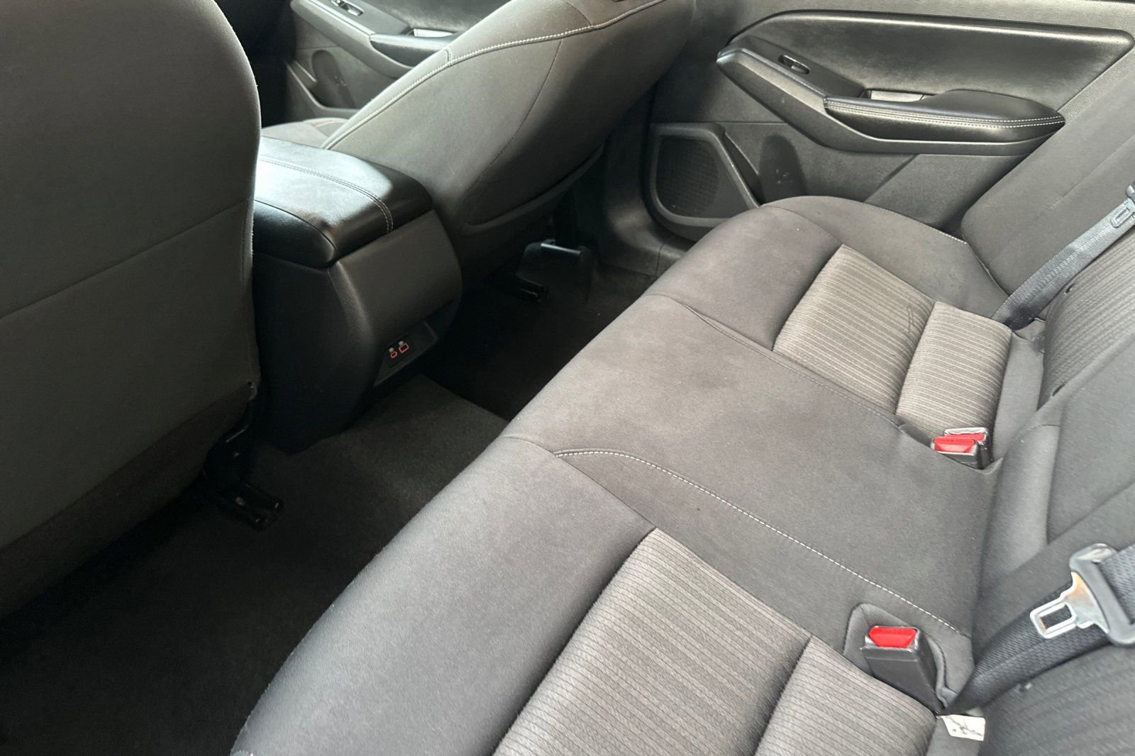 Used 2024 Nissan Altima 2.5 SV image 12