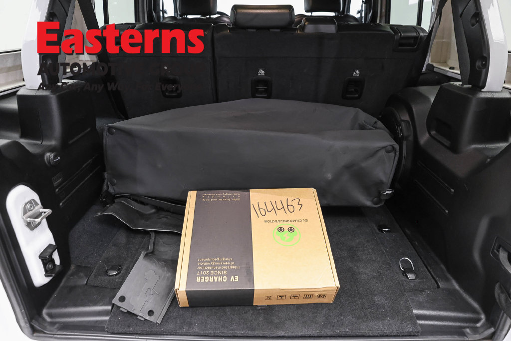 Used 2023 Jeep Wrangler Unlimited Sahara AWD/4WD image 11
