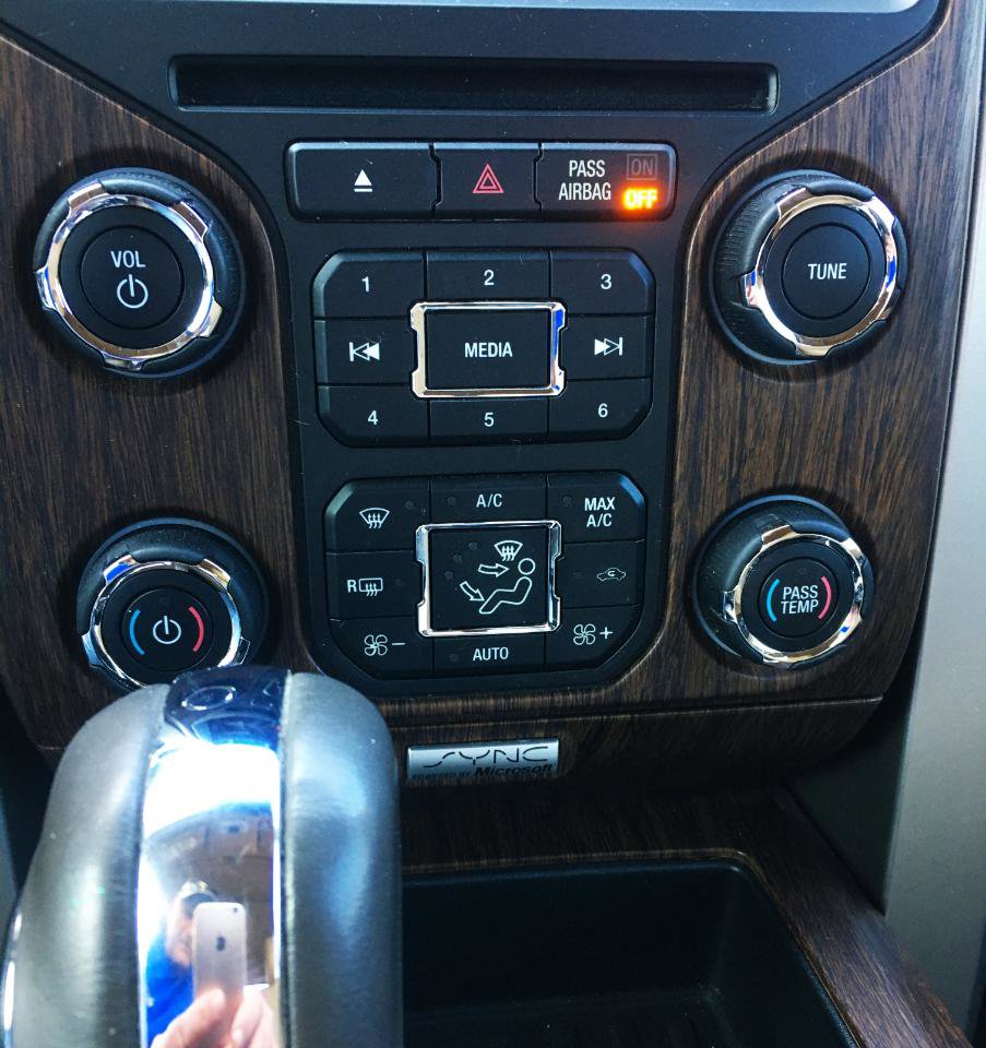 Used 2014 Ford F150 Lariat w/ Equipment Group 501A Mid image 19