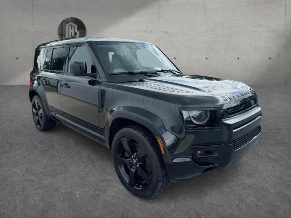 Used 2024 Land Rover Defender 110 X-Dynamic SE AWD/4WD image 4