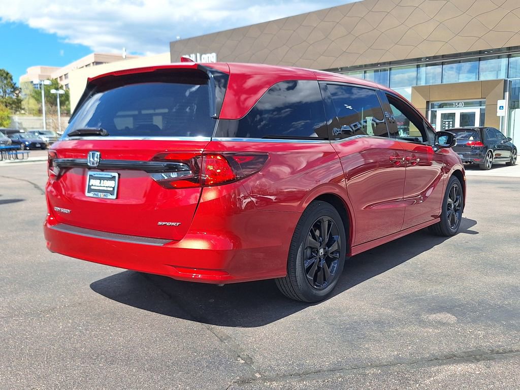 Used 2024 Honda Odyssey Sport image 3