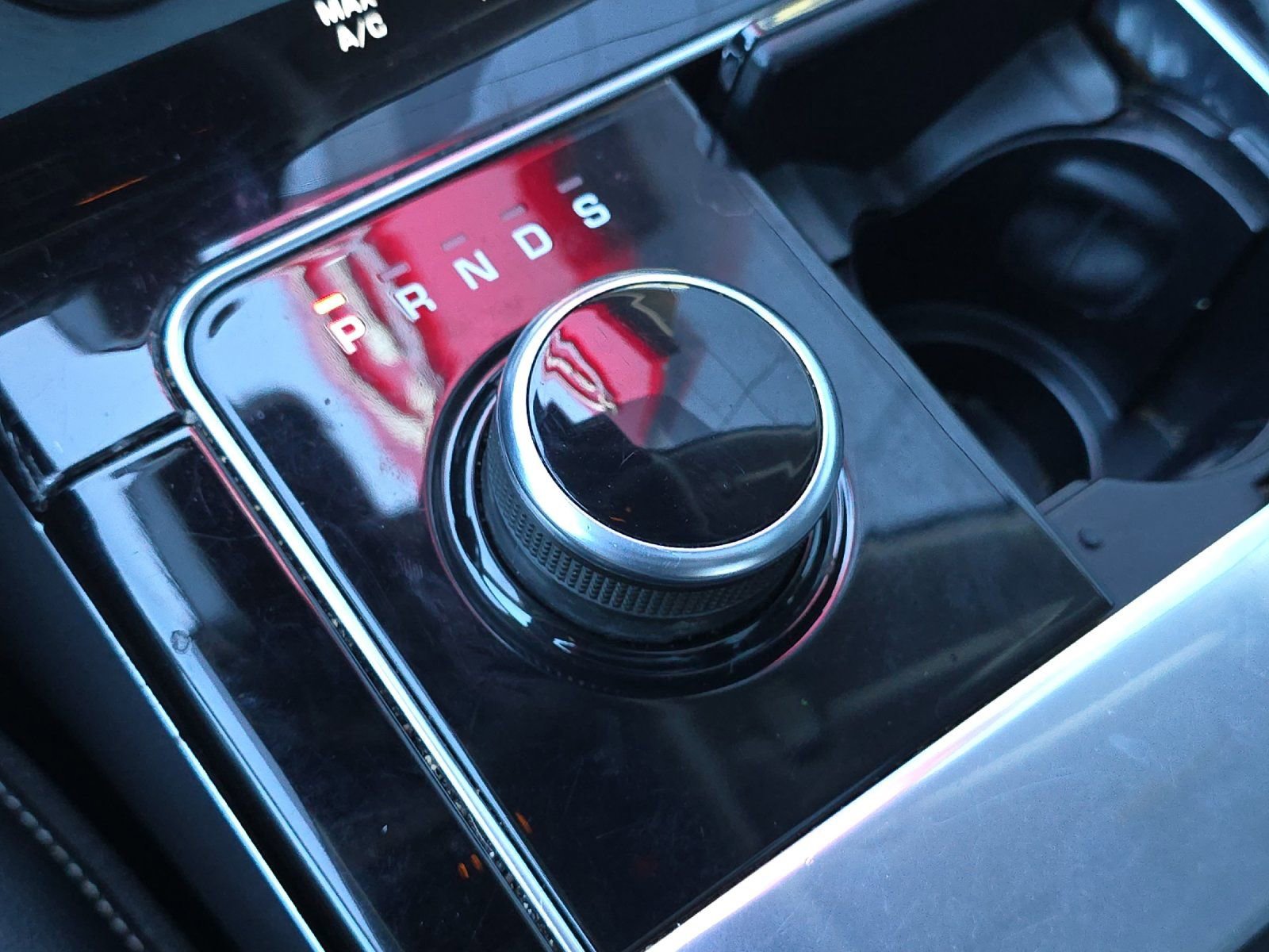 Used 2020 Land Rover Range Rover Velar S image 21