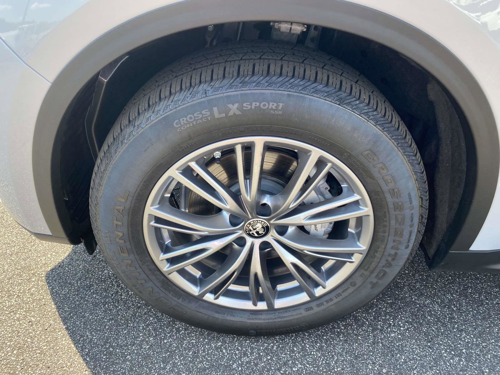 Used 2024 Alfa Romeo Stelvio Sprint image 24