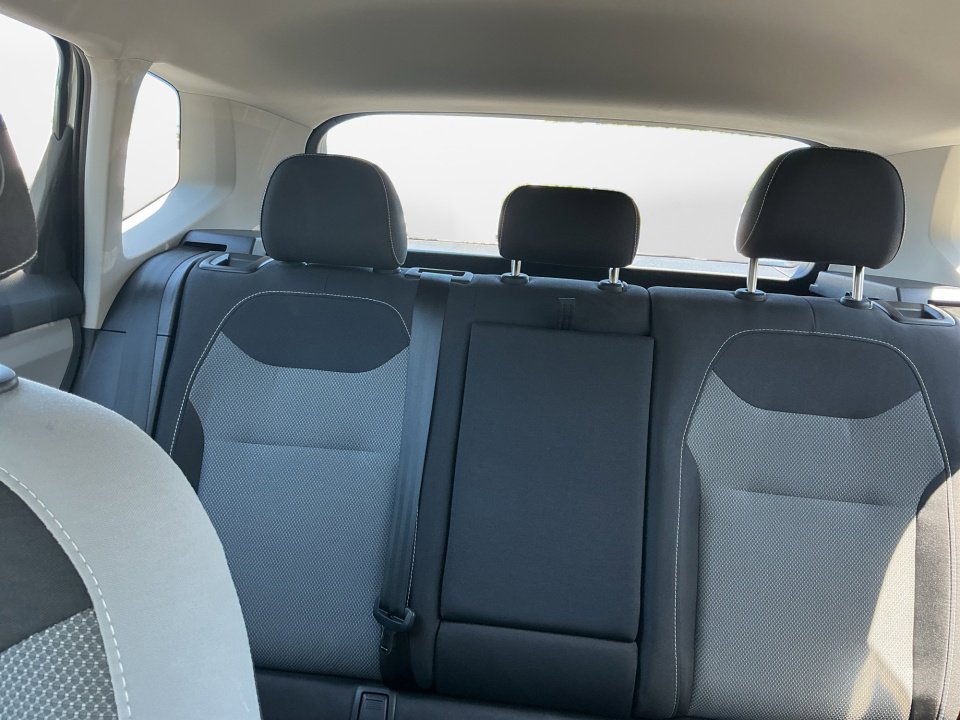 Certified 2024 Volkswagen Taos S FWD image 12