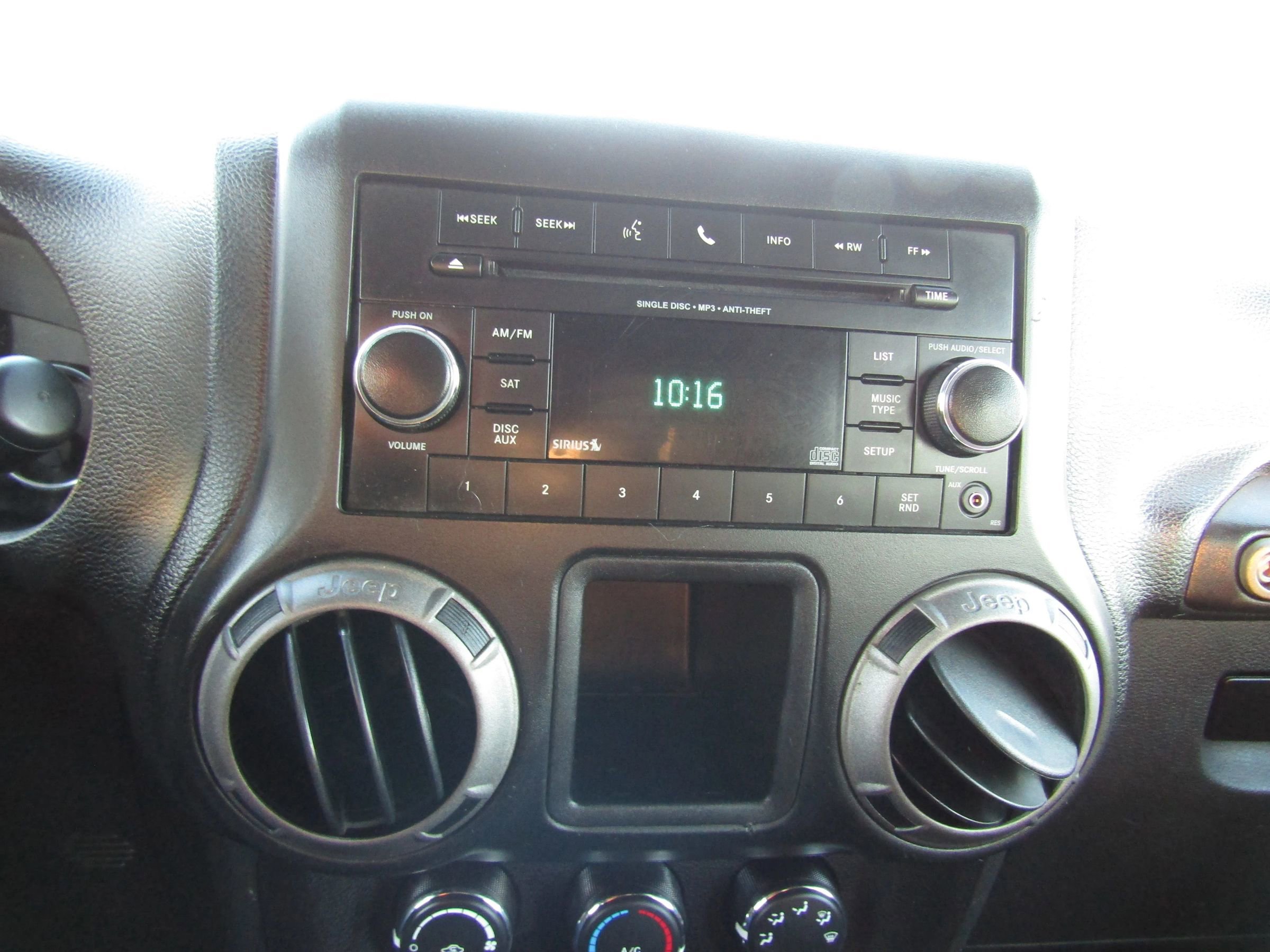Used 2016 Jeep Wrangler Unlimited Sport w/ Connectivity Group AWD/4WD image 22