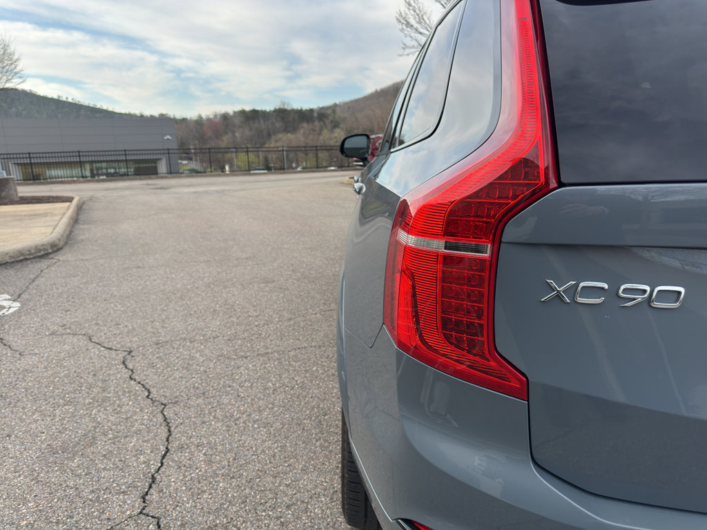 Used 2023 Volvo XC90 T8 Plus image 7