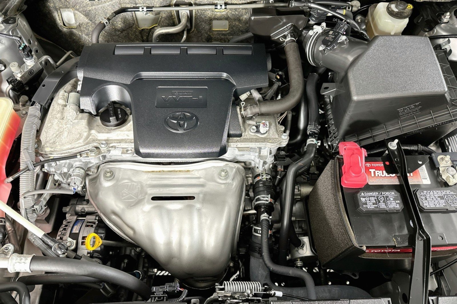 Used 2018 Toyota RAV4 XLE w/ Plus Extra Value Package FWD image 13