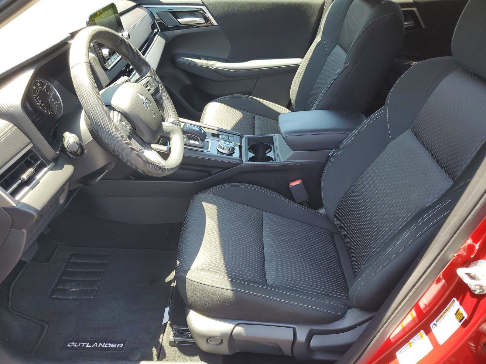 Used 2024 Mitsubishi Outlander ES AWD/4WD image 5