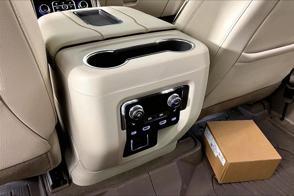 Certified 2024 GMC Yukon Denali w/ Denali Reserve Package AWD/4WD image 8
