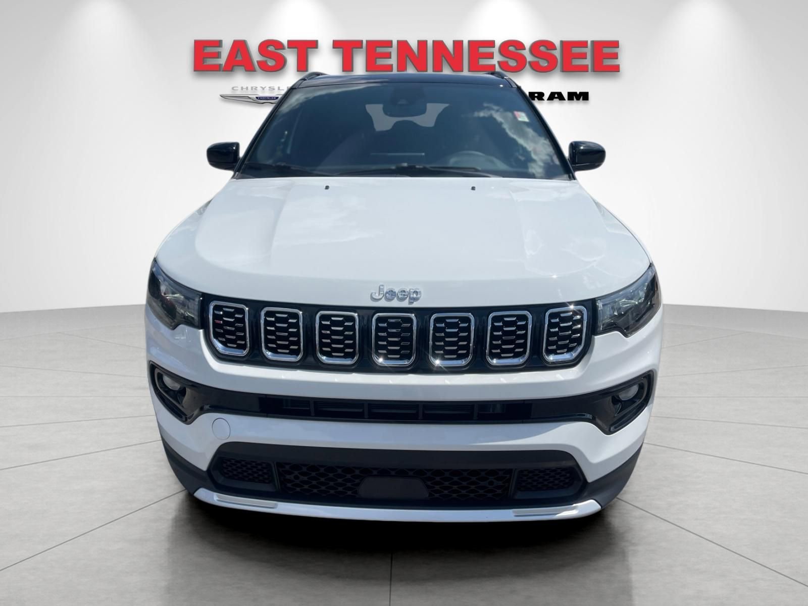 Used 2024 Jeep Compass Limited image 9