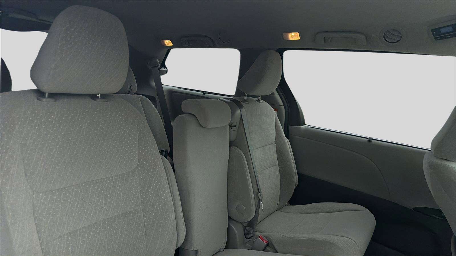 Used 2020 Toyota Sienna LE FWD image 18