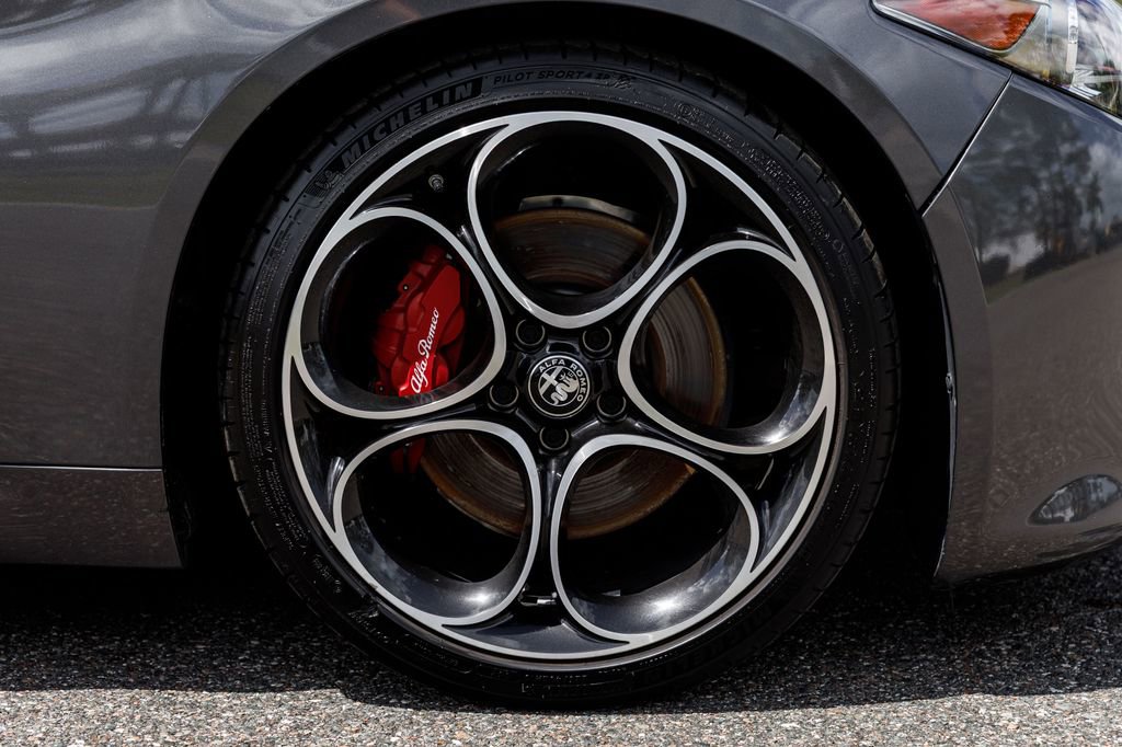 Used 2022 Alfa Romeo Giulia Veloce image 21