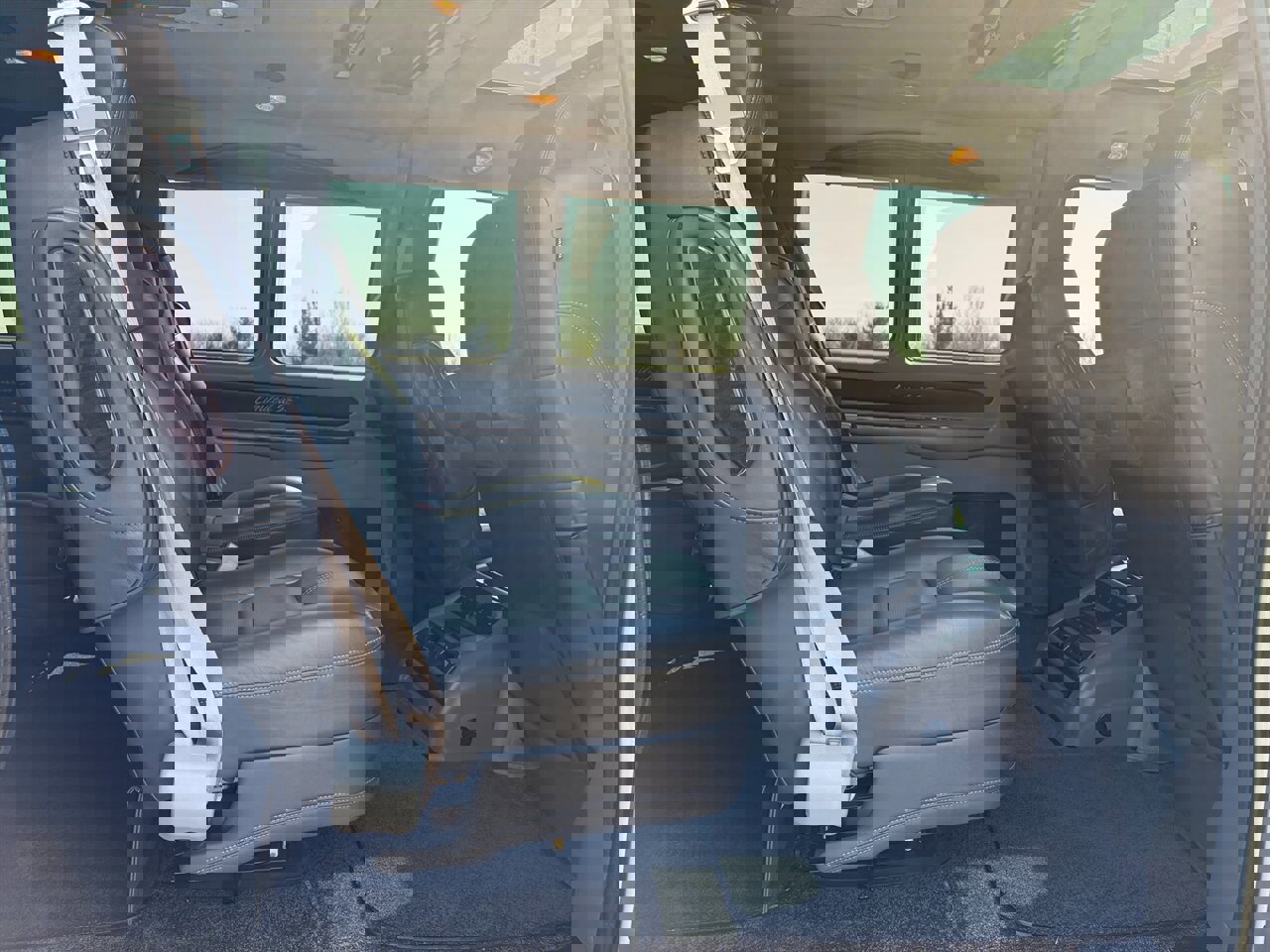 Used 2016 Chevrolet Express 2500 image 10