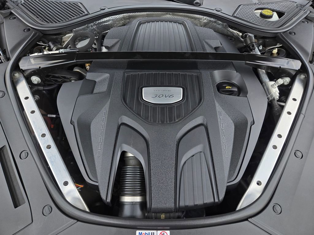 Used 2020 Porsche Panamera 4 image 38