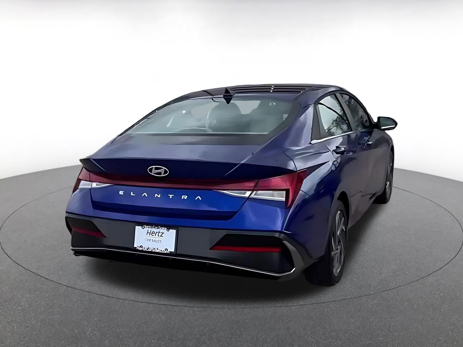 Used 2025 Hyundai Elantra SEL image 14