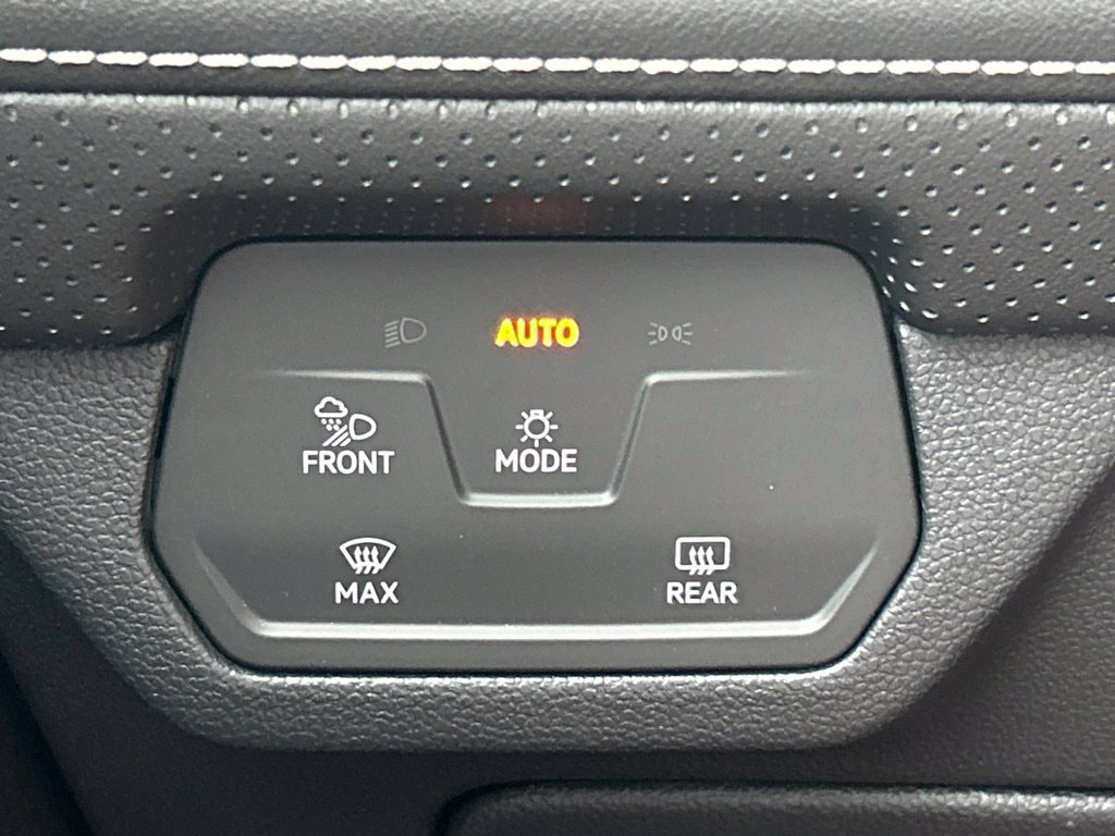 New 2026 Volkswagen Atlas Cross Sport SEL Premium R-Line AWD/4WD image 32