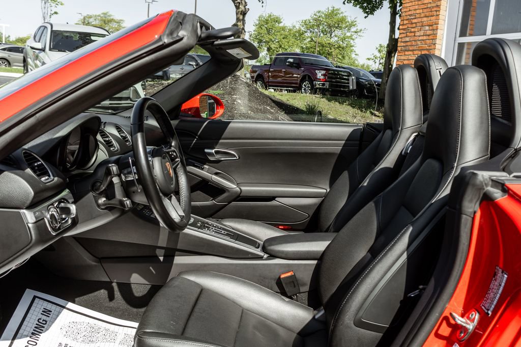 Used 2024 Porsche 718 Boxster w/ Premium Package RWD image 23
