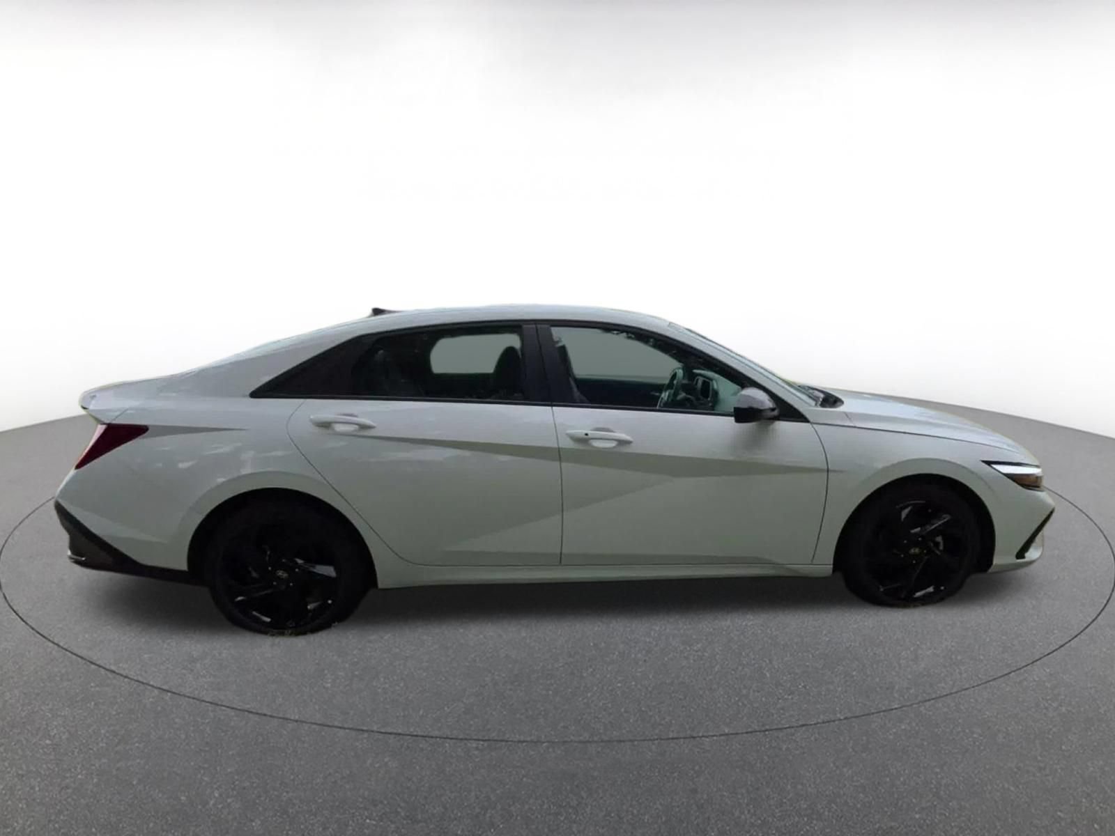 Used 2026 Hyundai Elantra Sport FWD image 15
