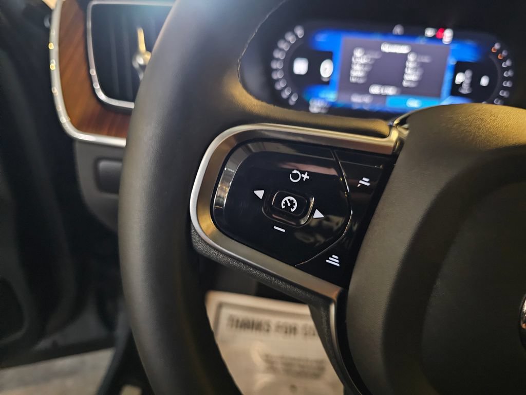 Certified 2023 Volvo XC60 B5 Plus w/ Climate Package AWD/4WD image 20