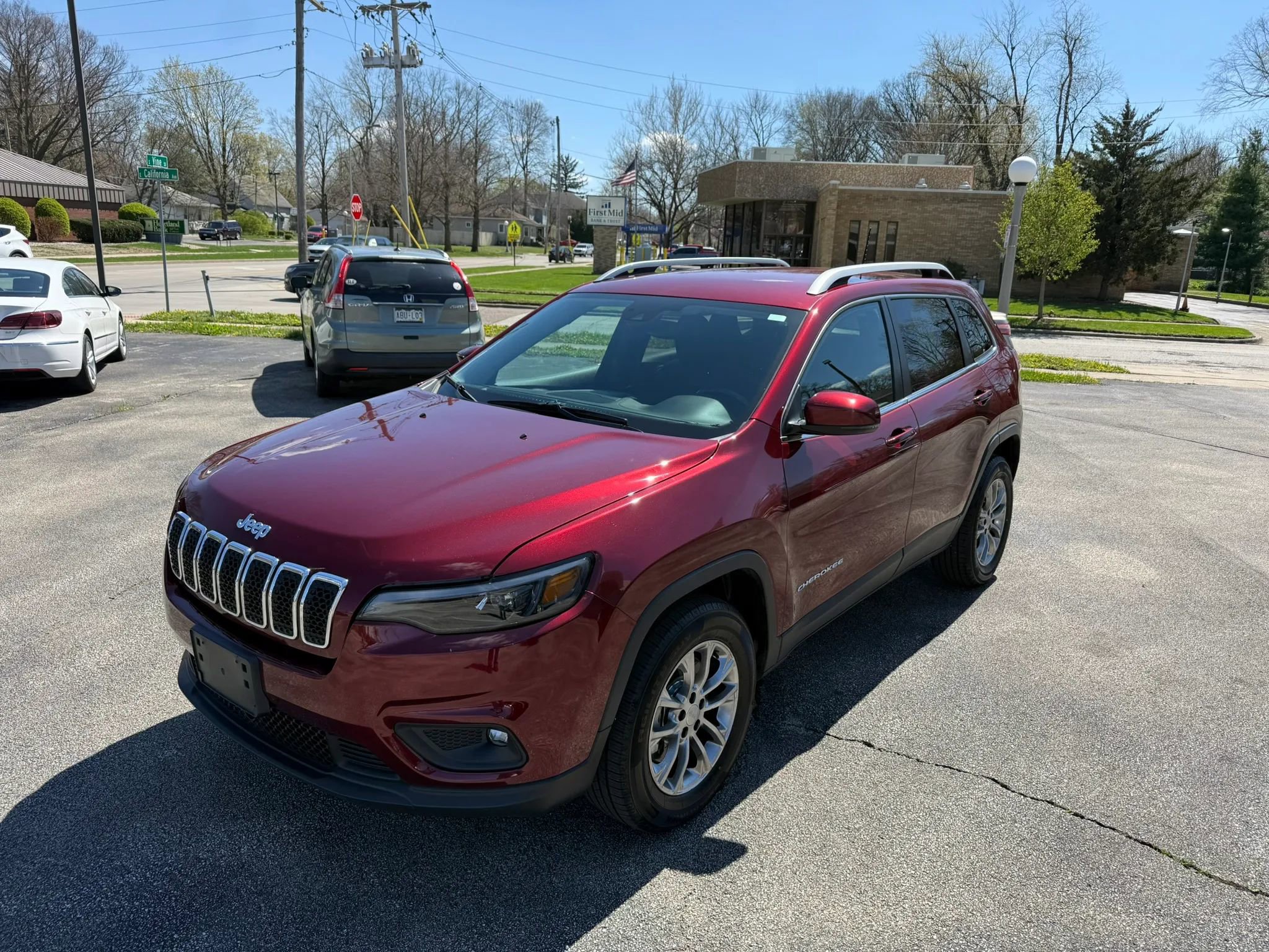Used 2021 Jeep Cherokee Latitude Lux w/ Comfort/Convenience Group image 3
