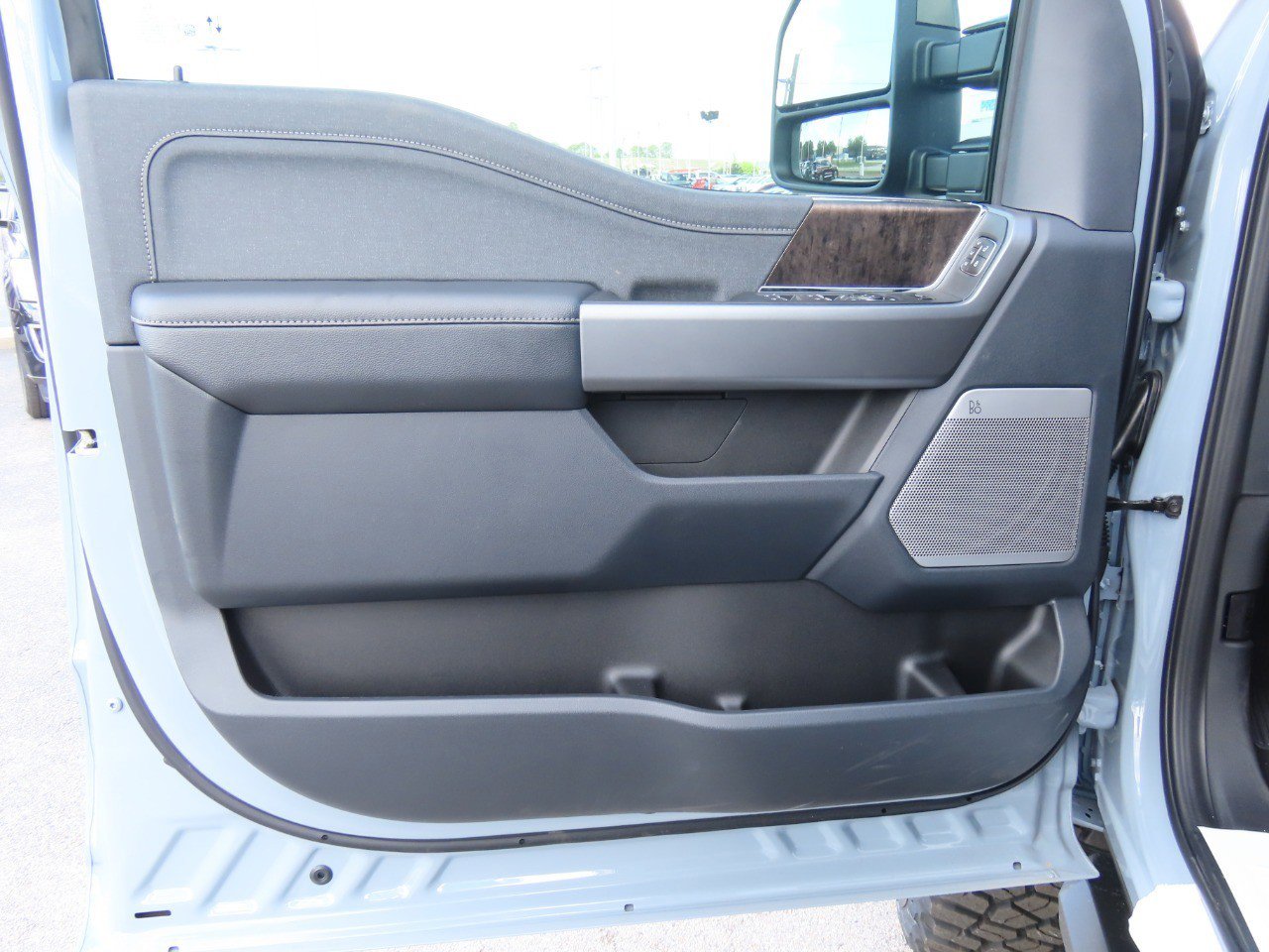 New 2026 Ford F250 Lariat w/ Black Appearance Package image 27