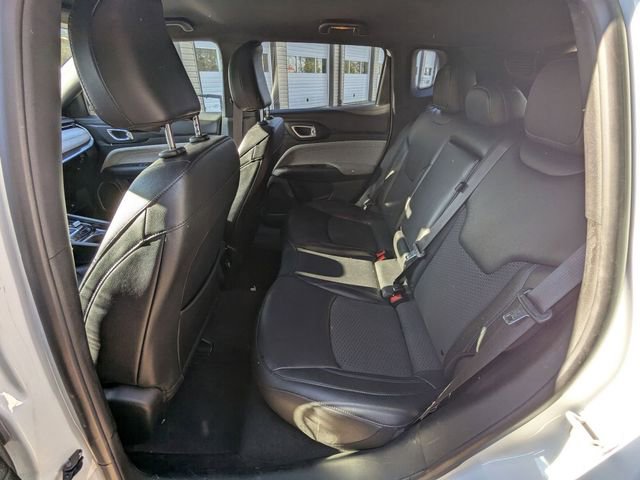 Used 2024 Jeep Compass Latitude image 10